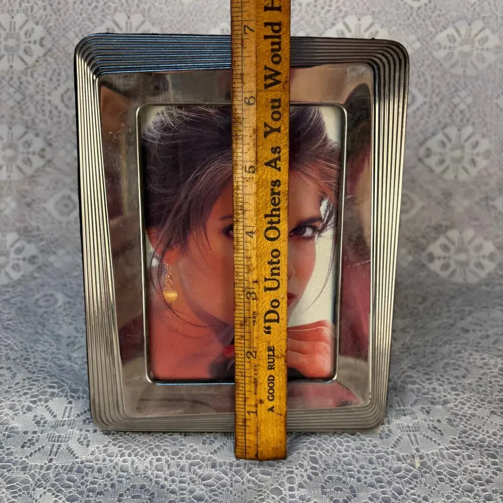 Vintage Silver Tone Ribbed Metal Picture Frame 5x7 Art Deco Style